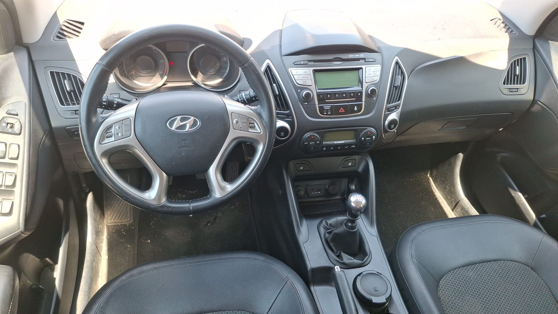 HYUNDAI iX 35 2.0 CRDi Style 4WD-image-7