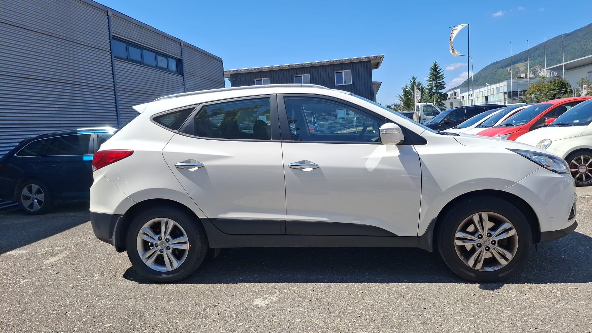 HYUNDAI iX 35 2.0 CRDi Style 4WD-image-3