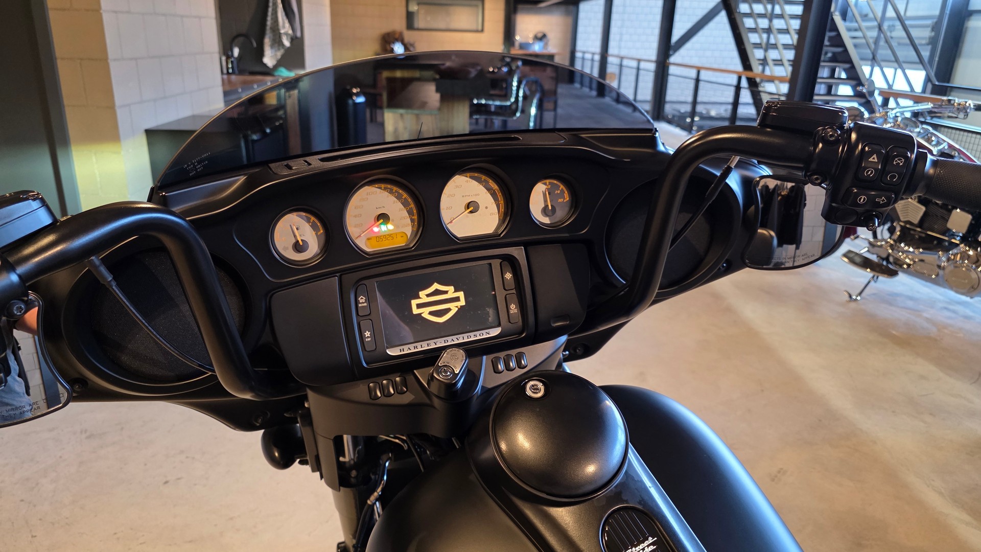 HARLEY-DAVIDSON FLHXS Street Glide Special 107 ABS-image-3