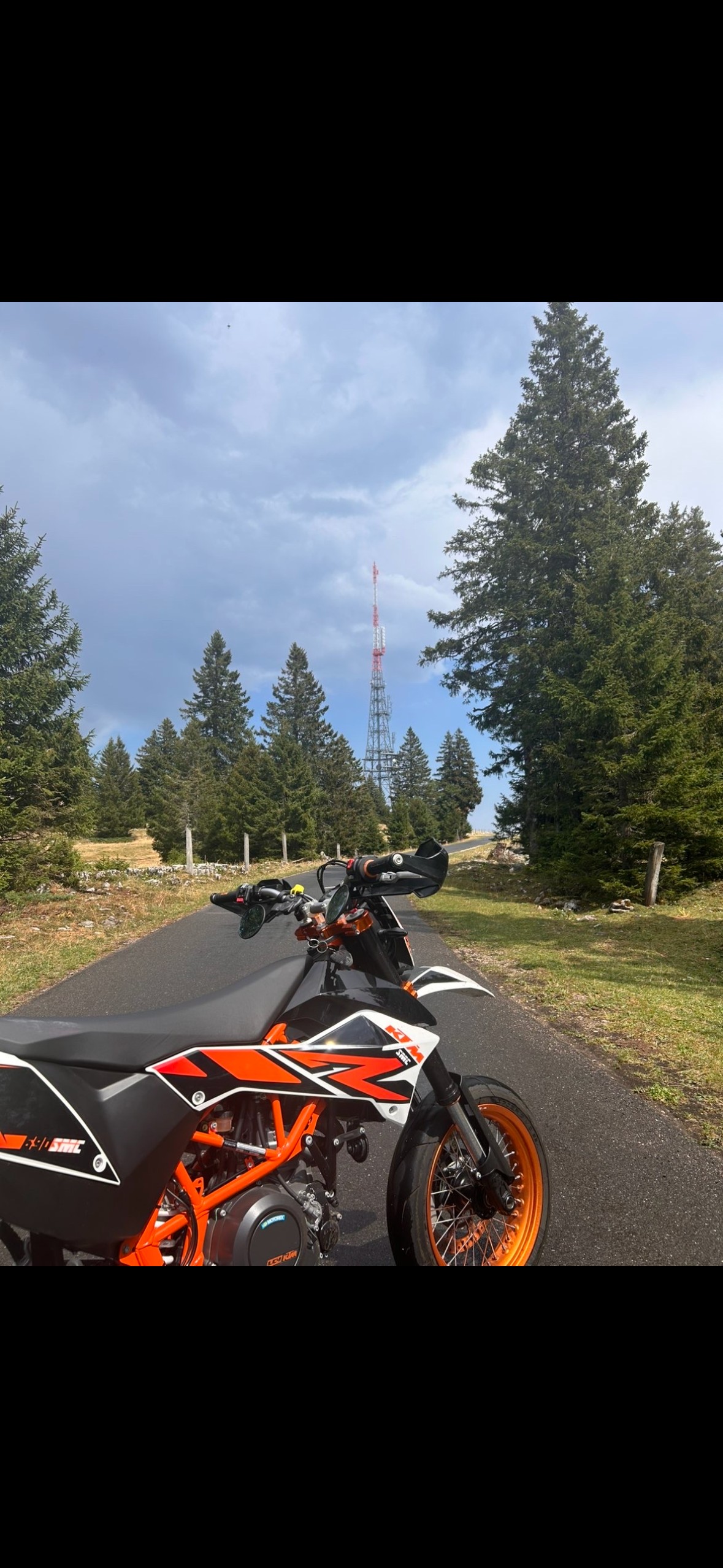 KTM 690 SMC R ABS-image-2