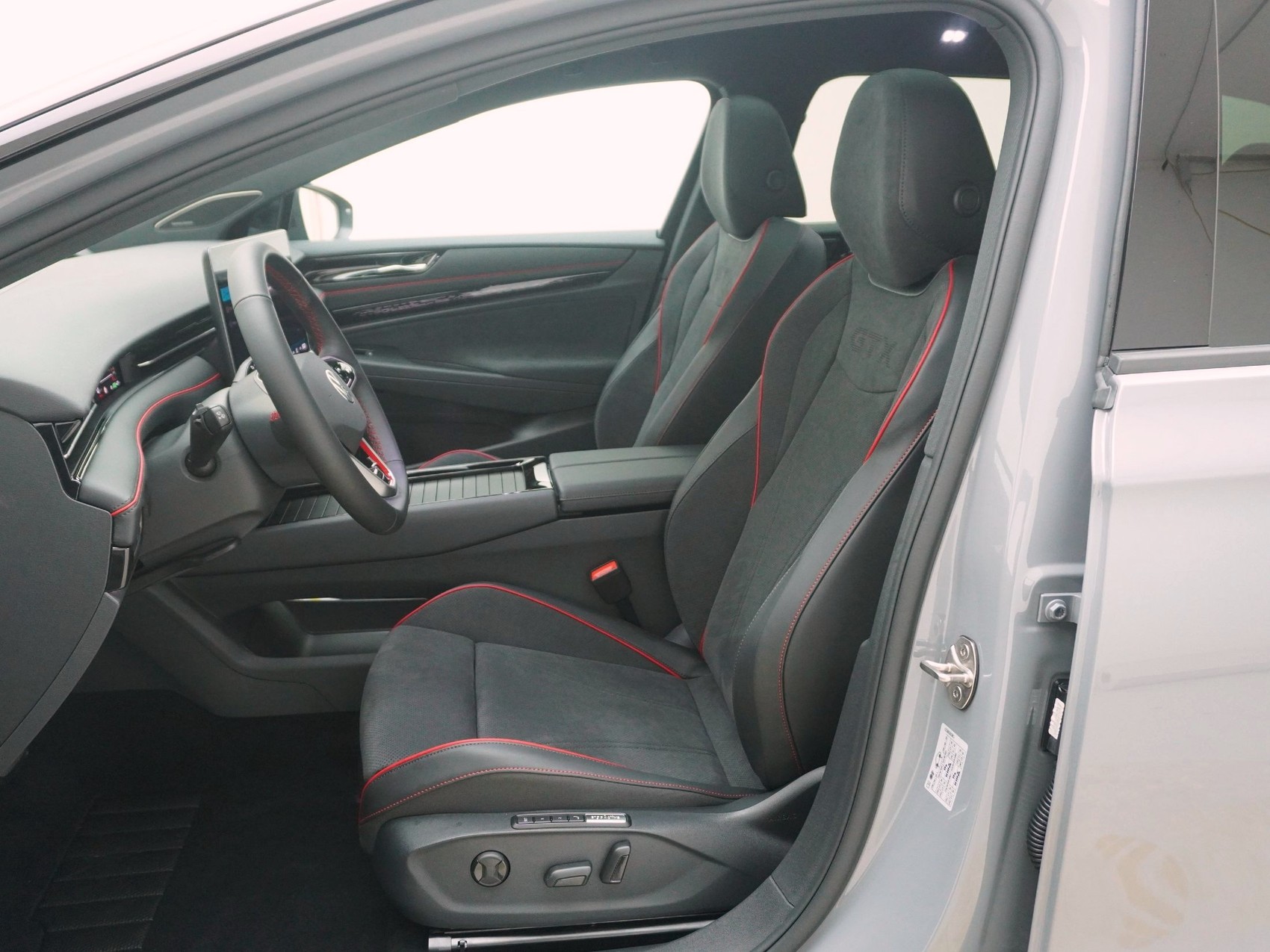 VW ID.7 Tourer 86 kWh GTX 4MOTION-image-12