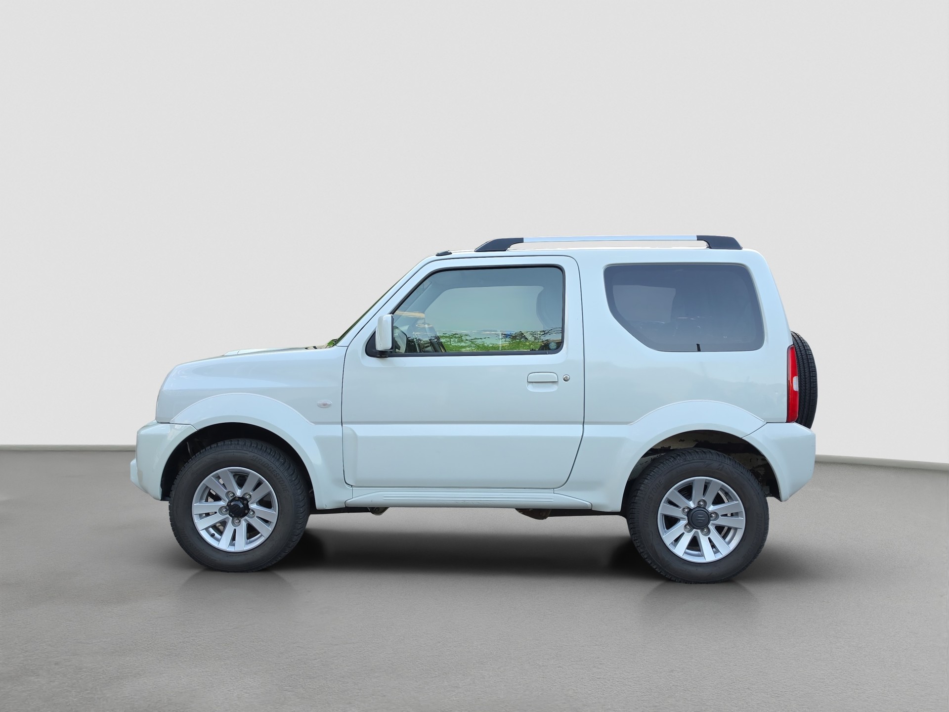 SUZUKI Jimny 1.3 16V Sergio Cellano-showroom-element-1