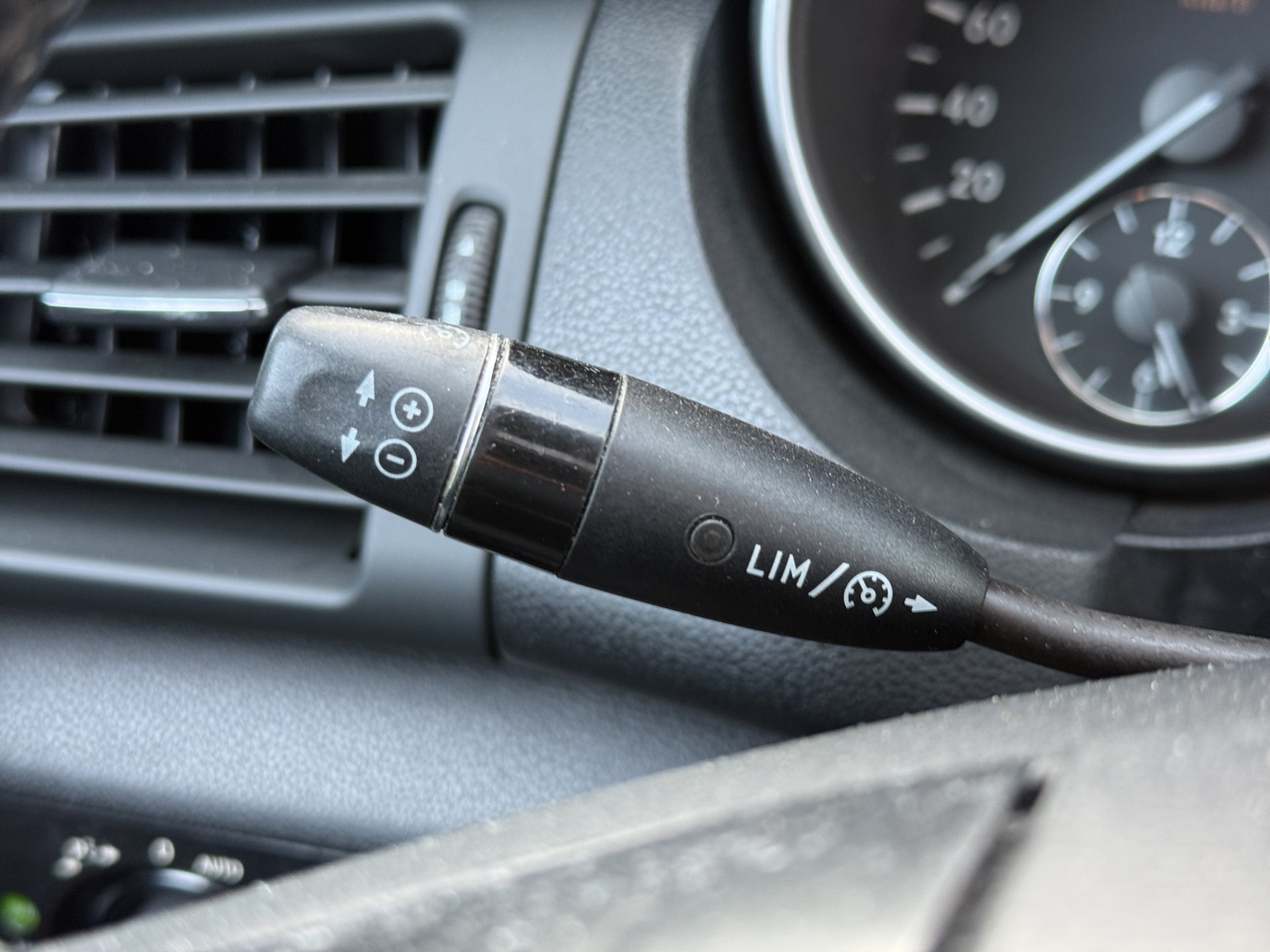MERCEDES-BENZ R 320 CDI 4Matic 7G-Tronic-image-16