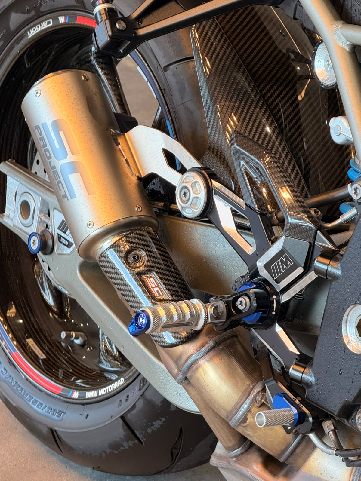 BMW M 1000 R-image-9