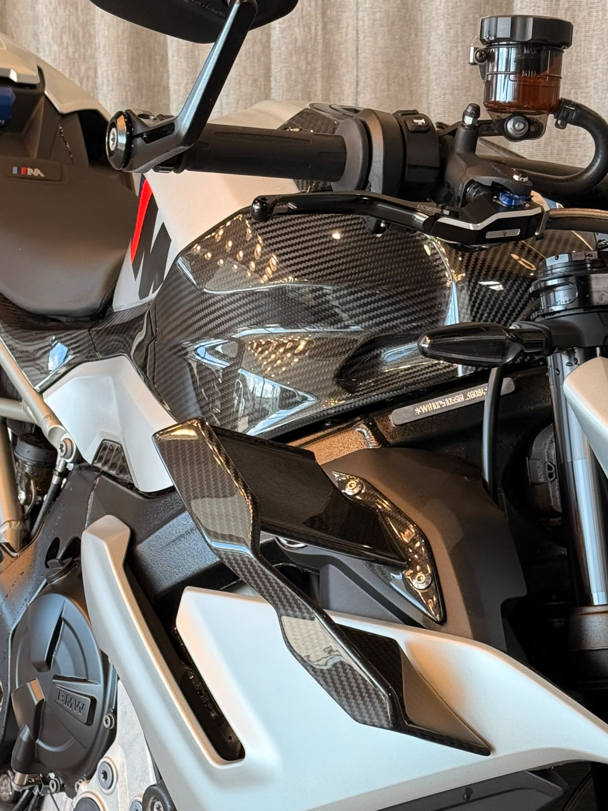BMW M 1000 R-image-8
