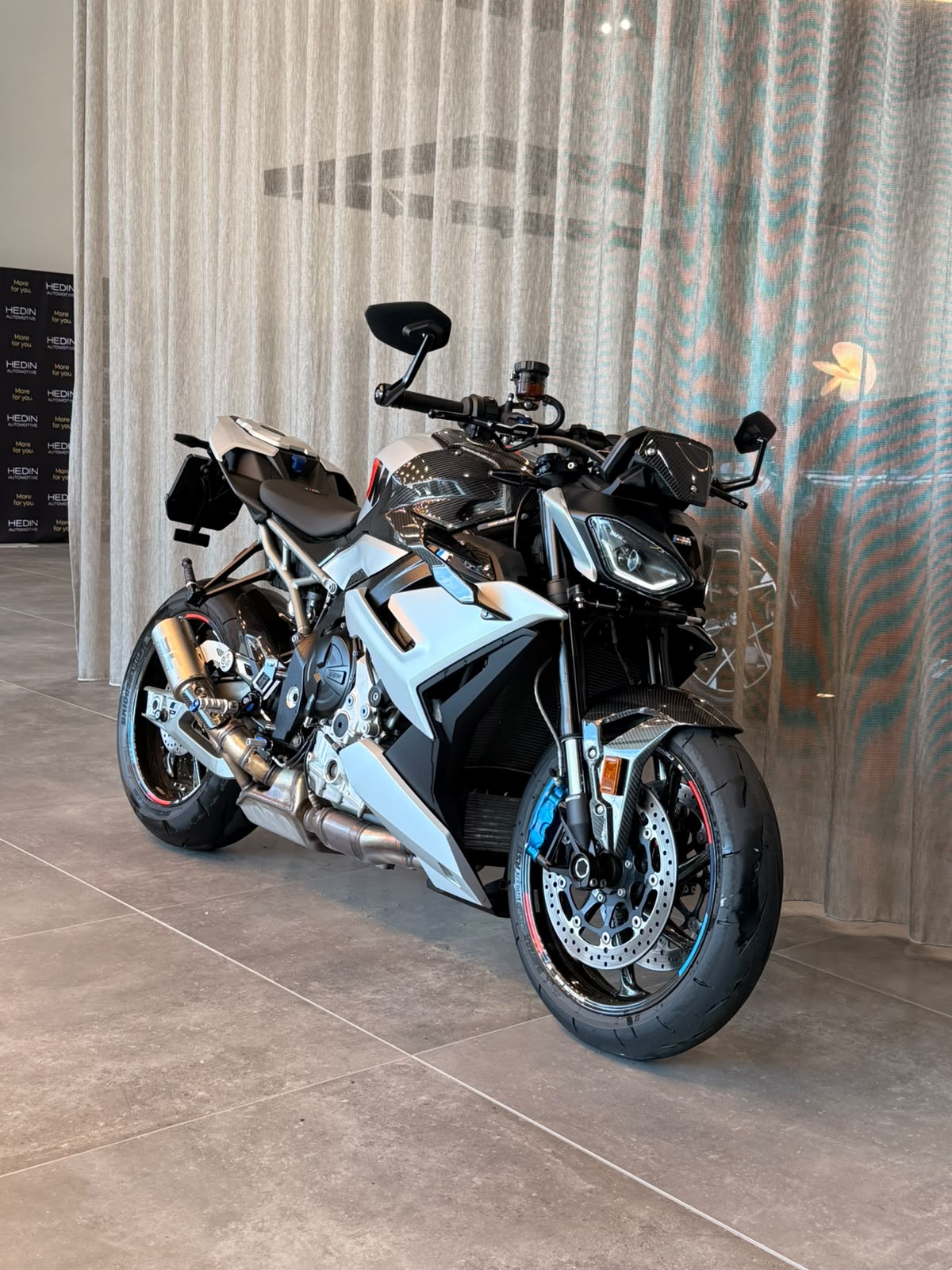 BMW M 1000 R-image-4