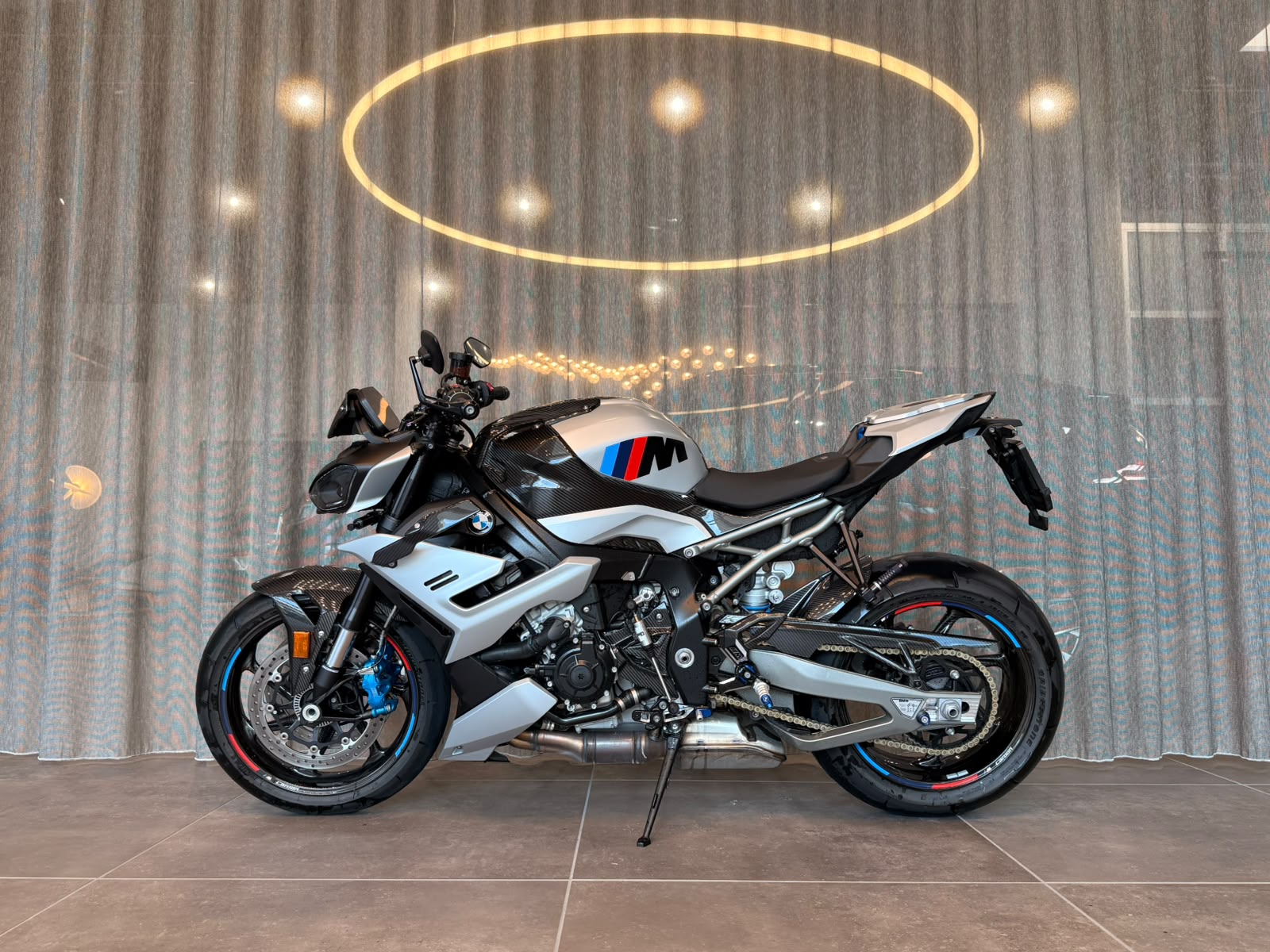 BMW M 1000 R-image-1
