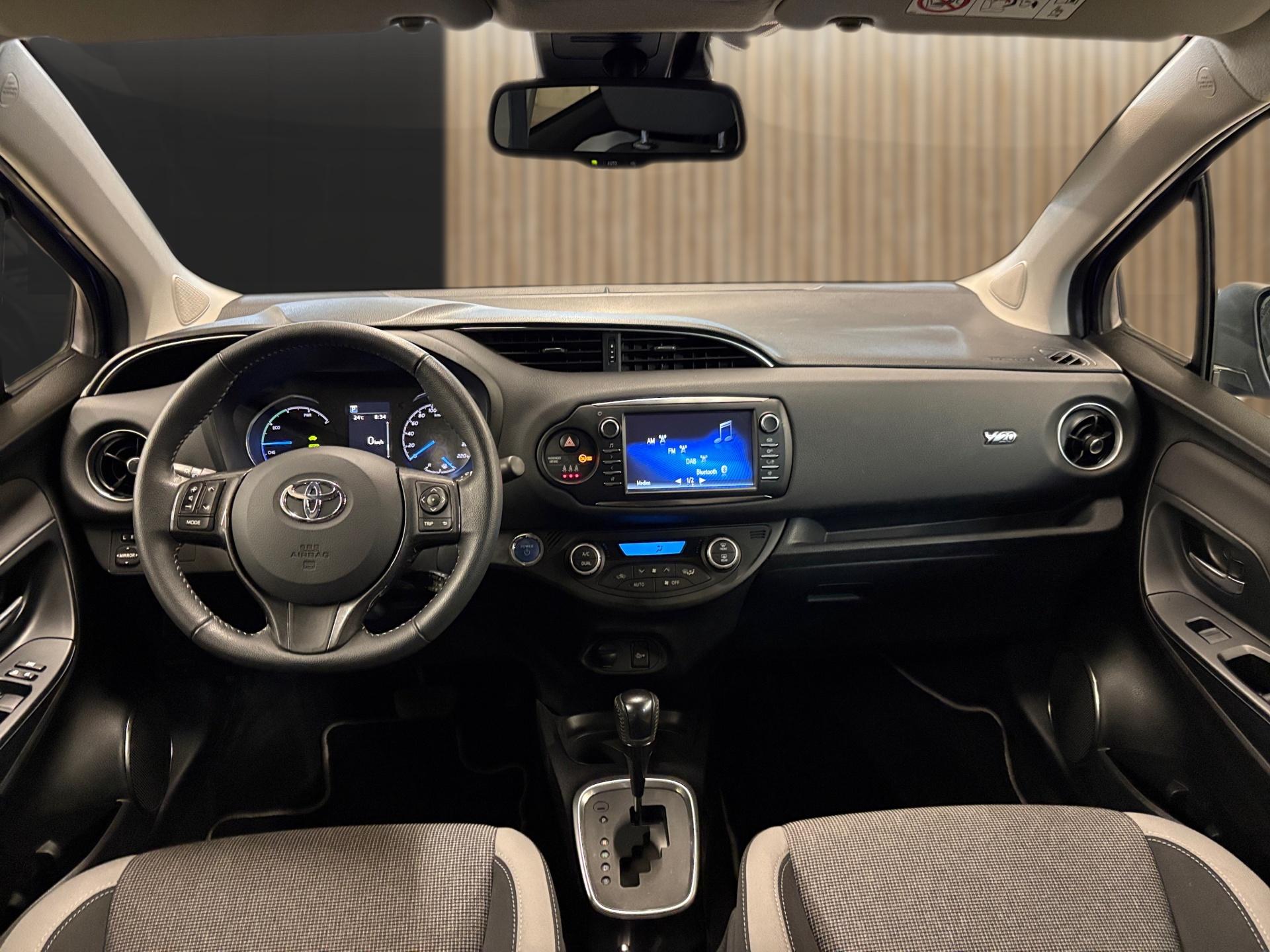 TOYOTA Yaris 1.5 VVT-i Hybrid Trend e-CVT-image-12