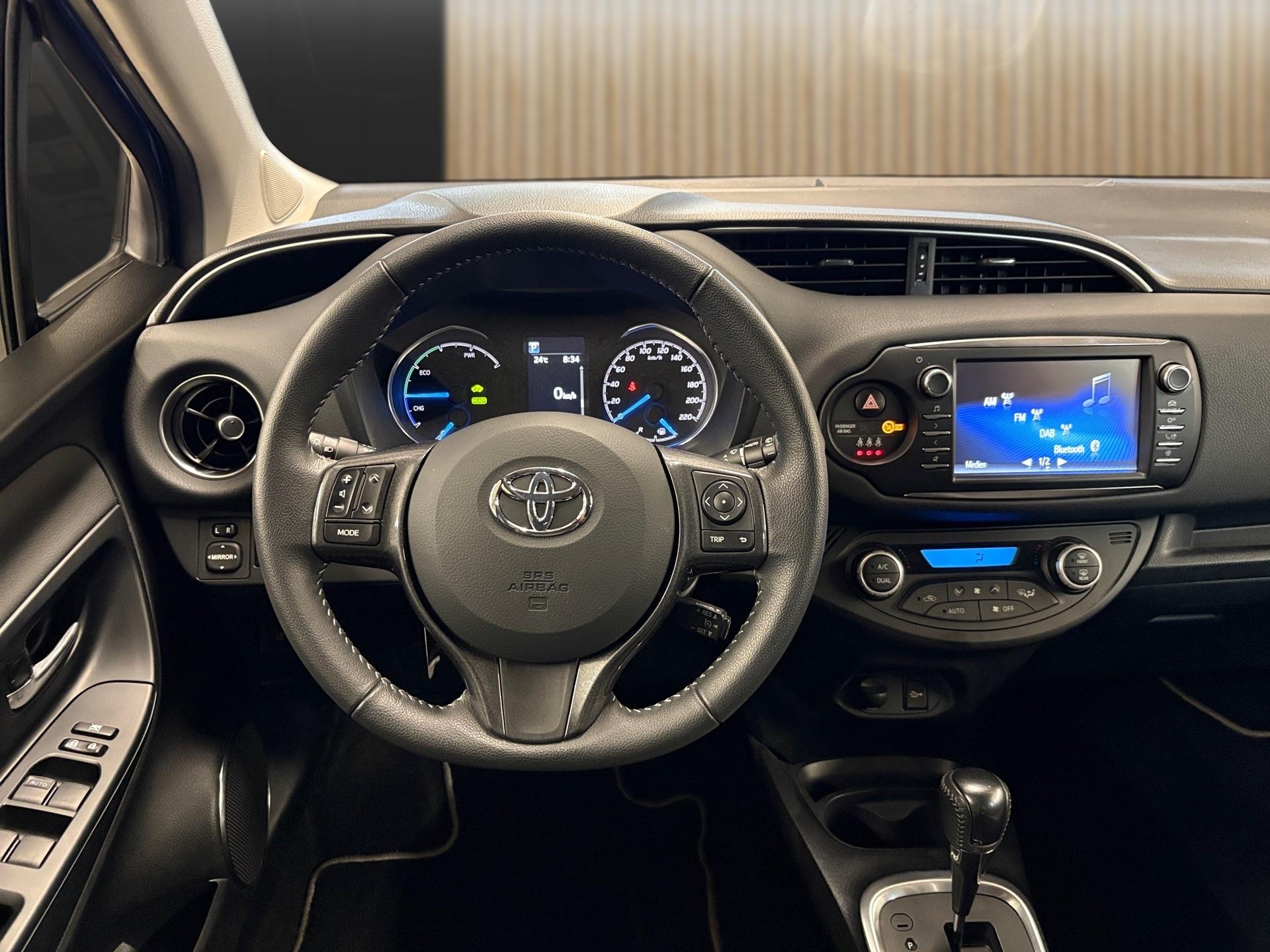 TOYOTA Yaris 1.5 VVT-i Hybrid Trend e-CVT-image-11