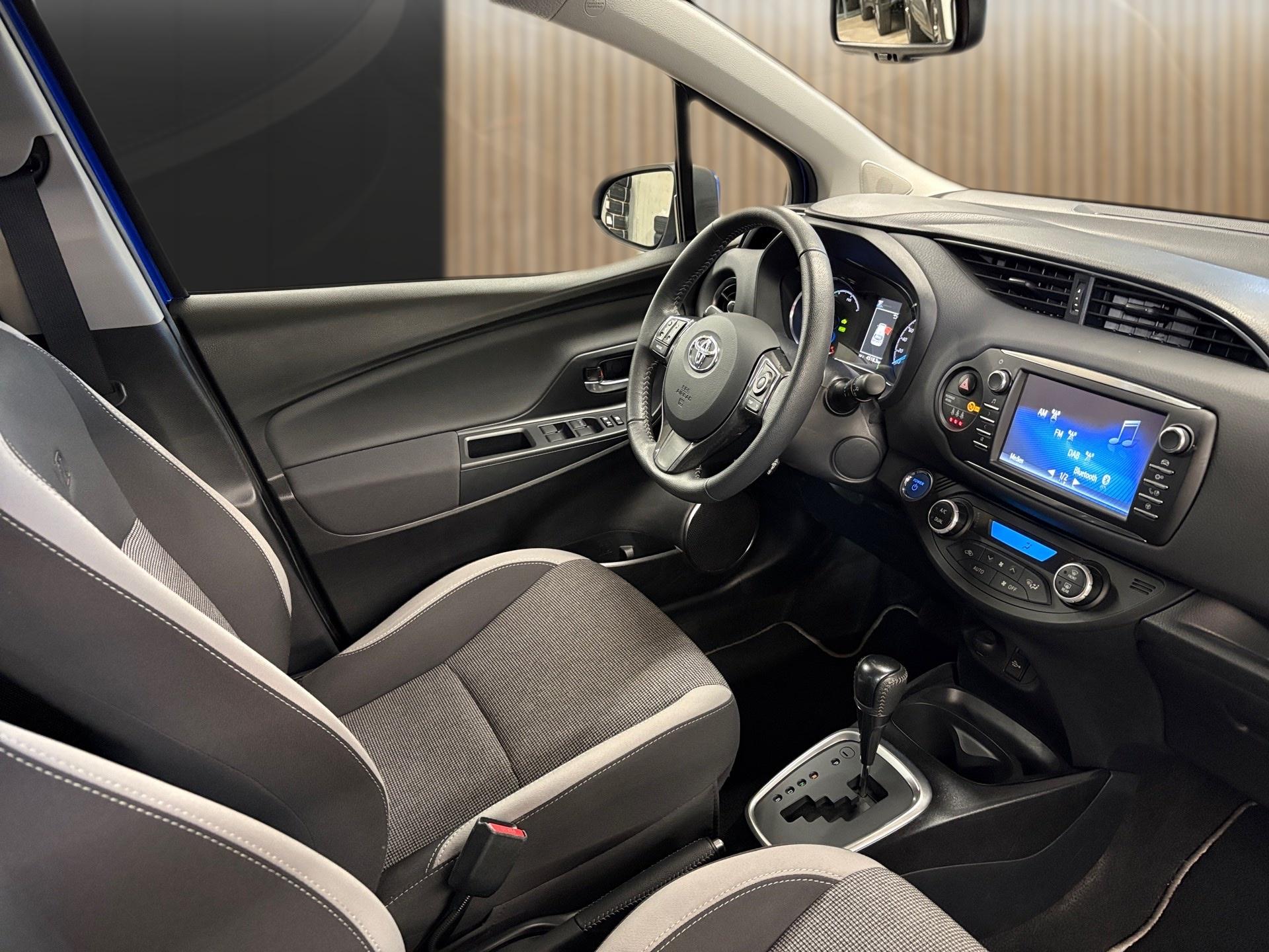 TOYOTA Yaris 1.5 VVT-i Hybrid Trend e-CVT-image-15