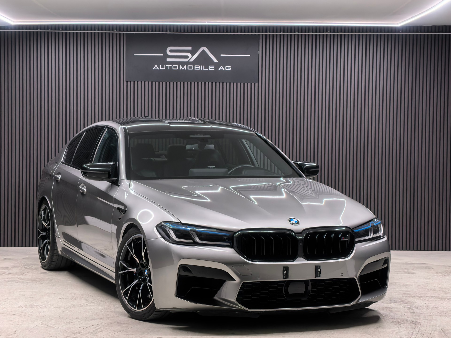 BMW M5 xDrive Competition Drivelogic🇨🇭-showroom-element-1