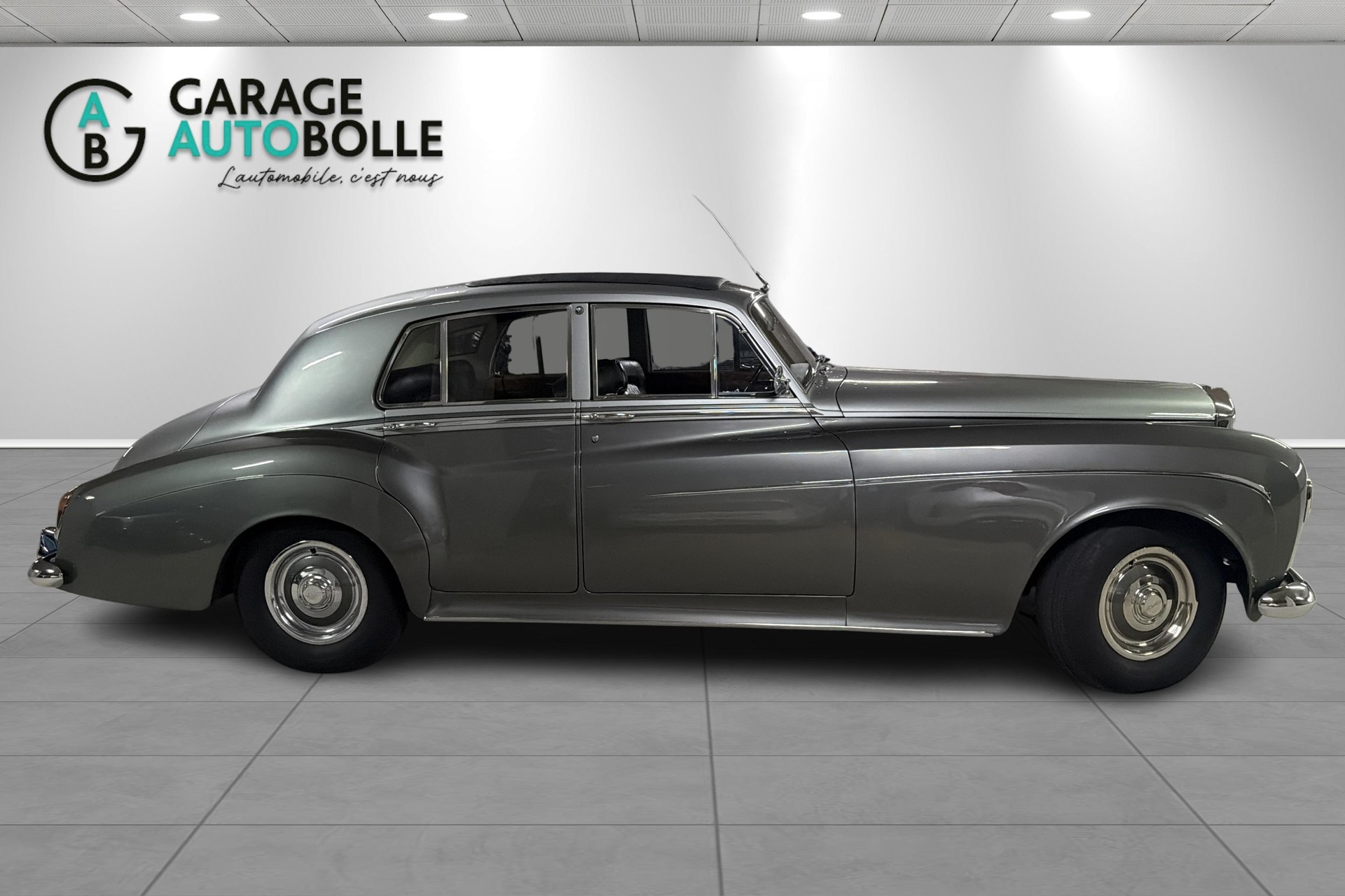BENTLEY S3 SIII-showroom-element-2