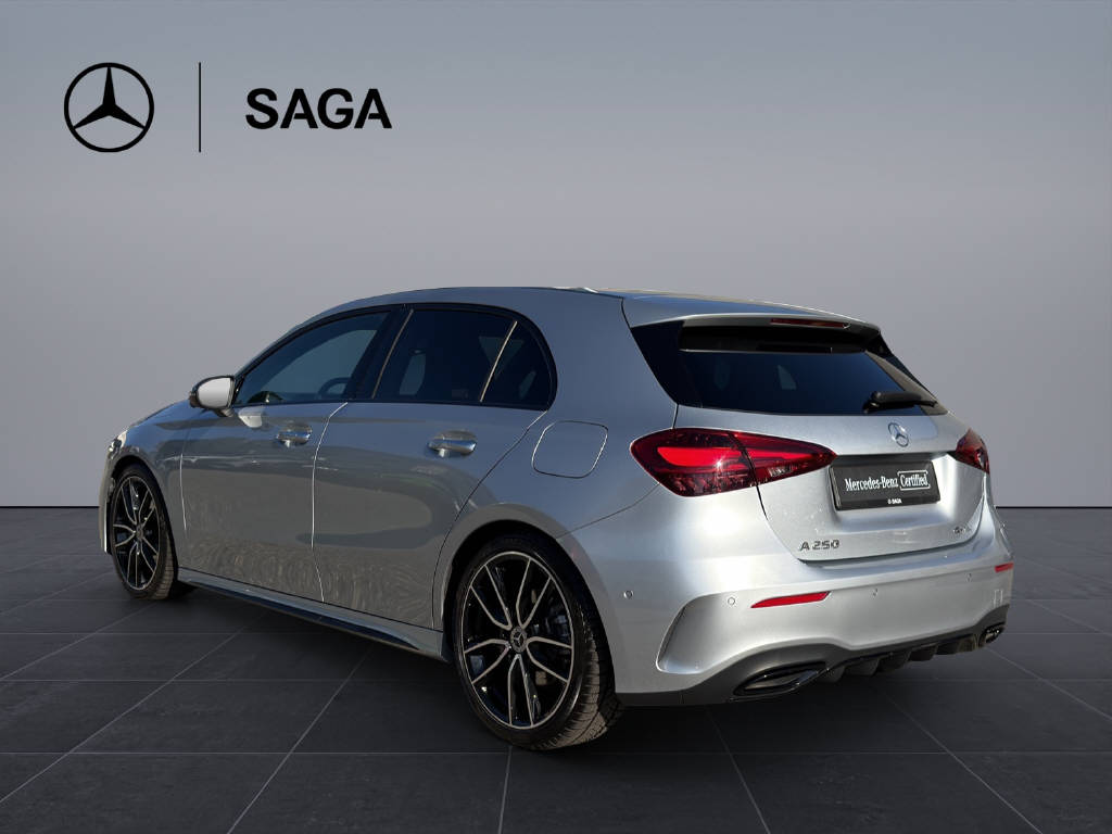 MERCEDES-BENZ A 250 AMG Line 4m-showroom-element-3