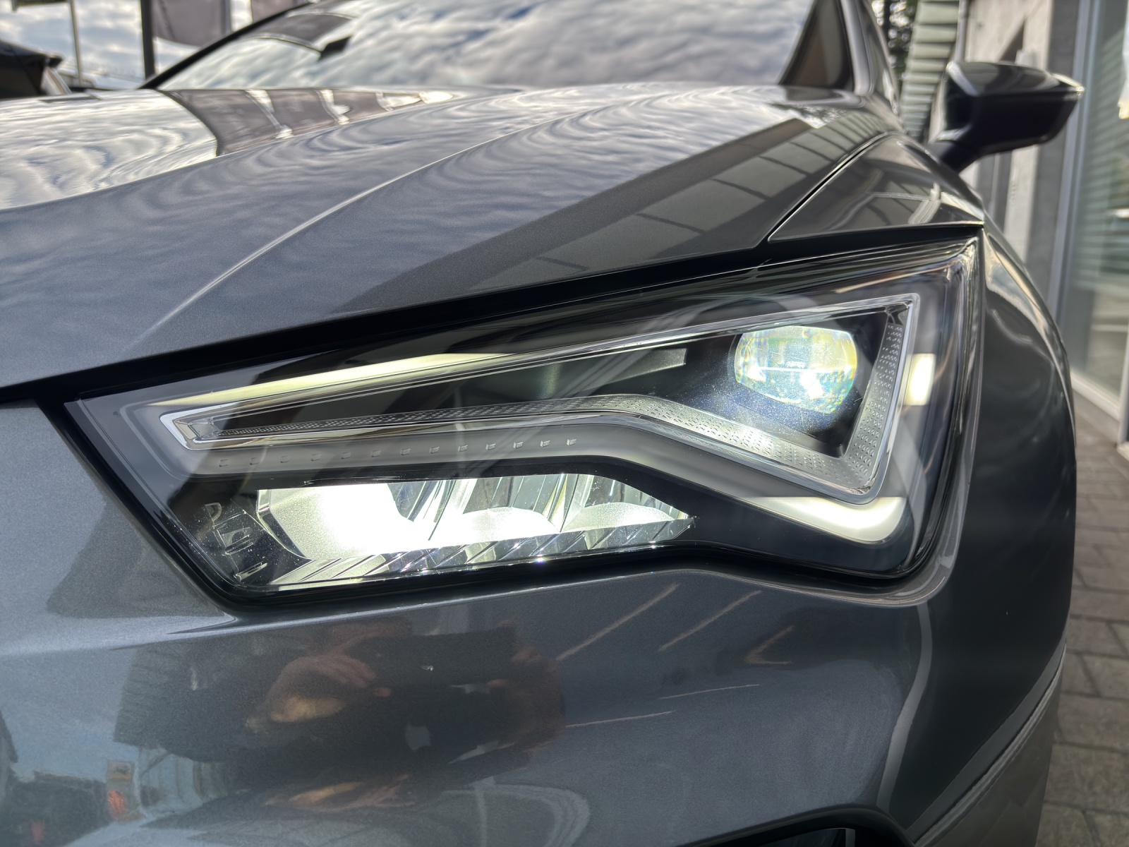 CUPRA Ateca 2.0TSI VZ 4Drive DSG mit AHK & elektr. Ledersitze mit Memory-image-10