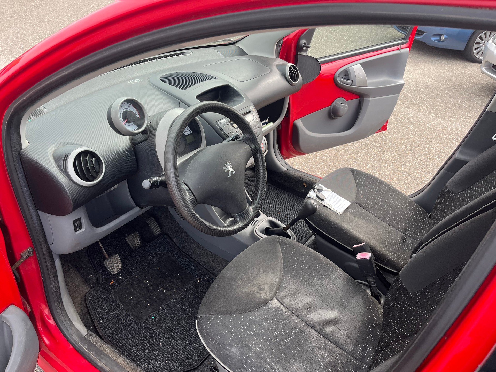 PEUGEOT 107 1.0 Trendy-image-6