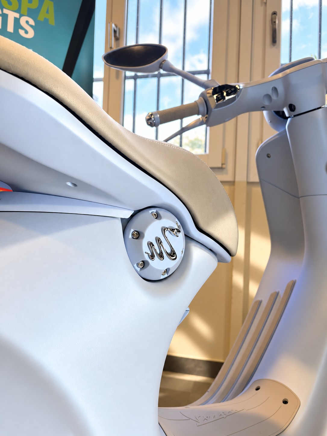 PIAGGIO Vespa 946 125 Snake-image-3
