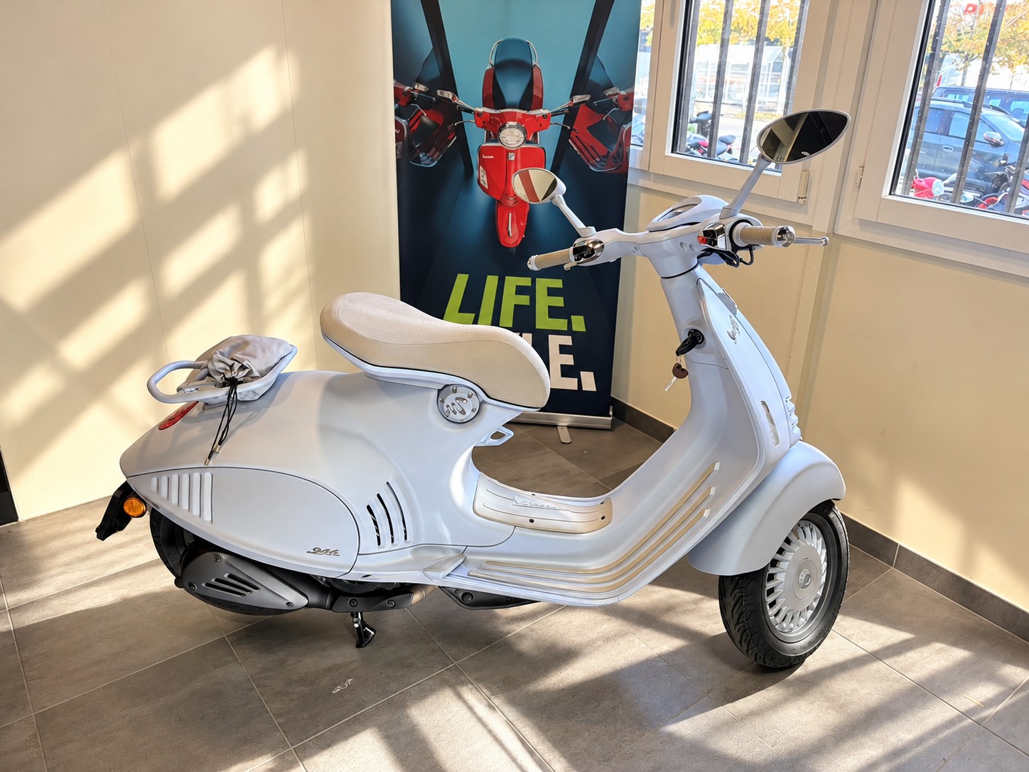 PIAGGIO Vespa 946 125 Snake-image-1