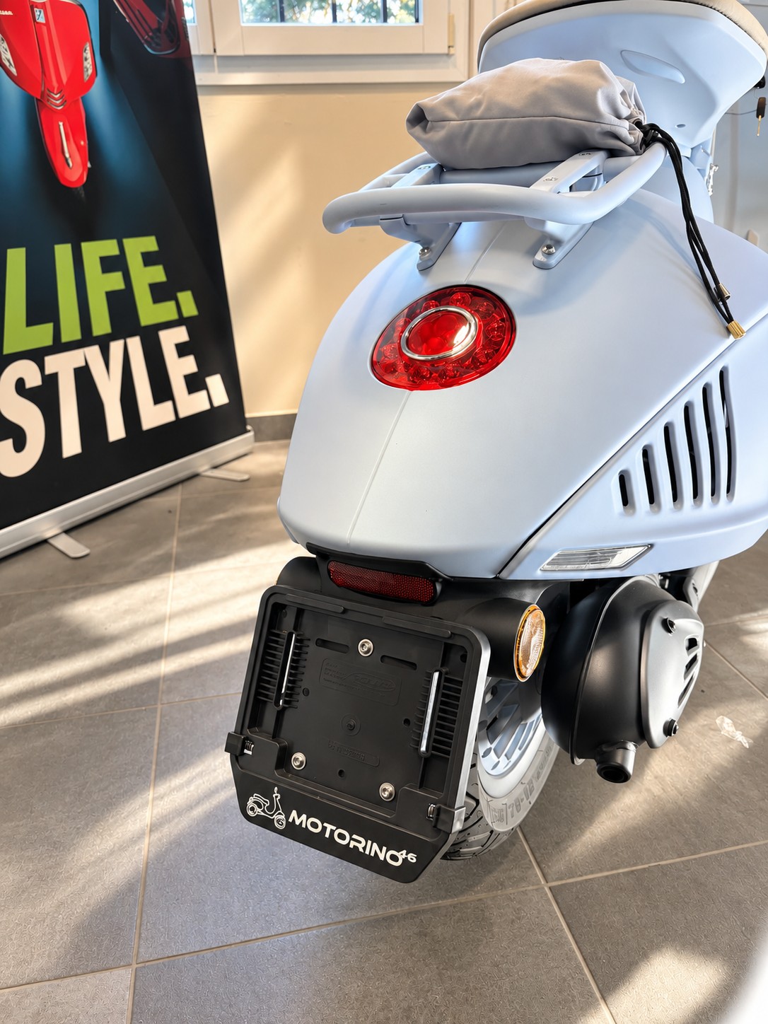 PIAGGIO Vespa 946 125 Snake-image-4