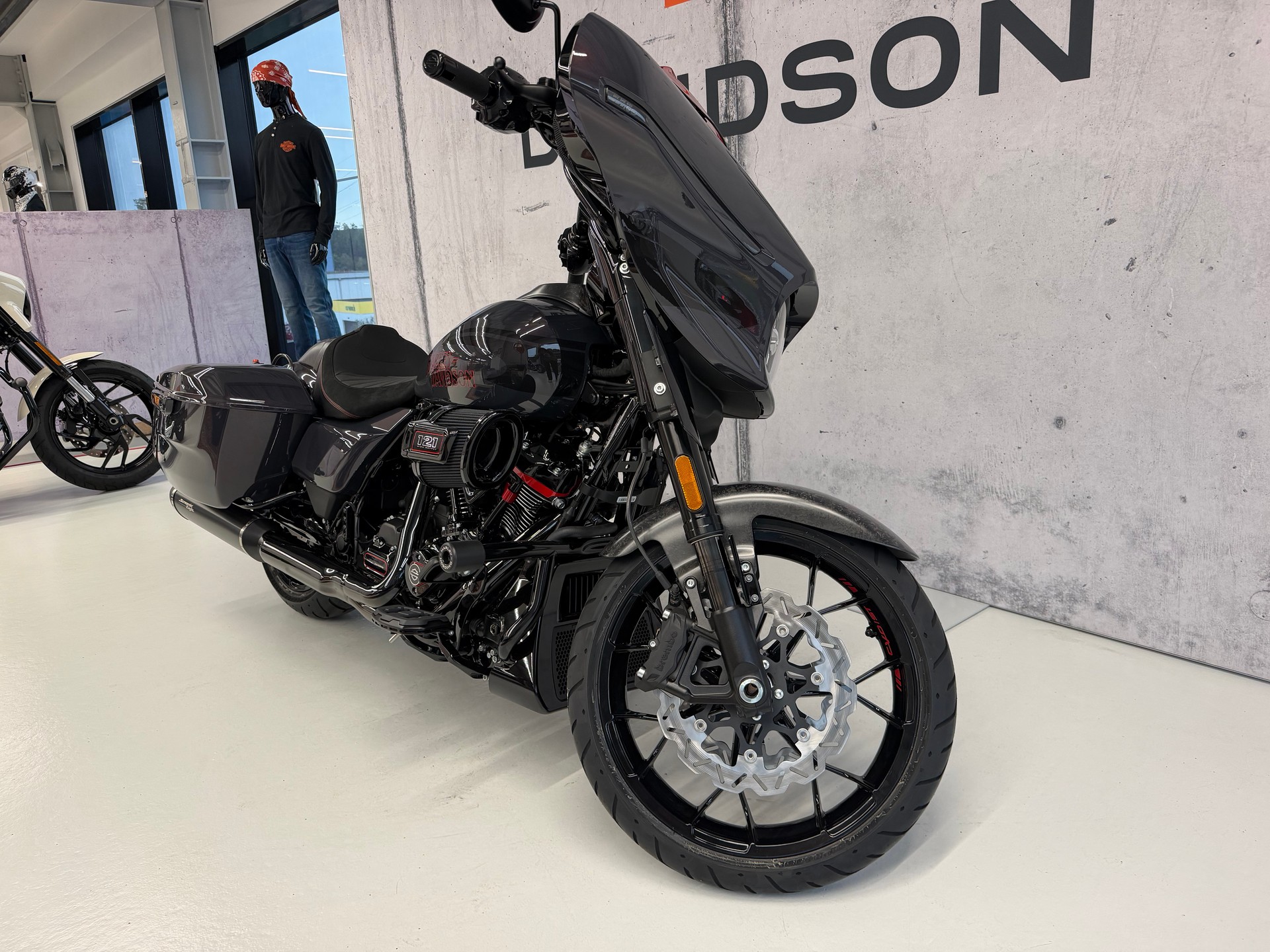 HARLEY-DAVIDSON FLHXSE Street Glide ST CVO 121-image-1