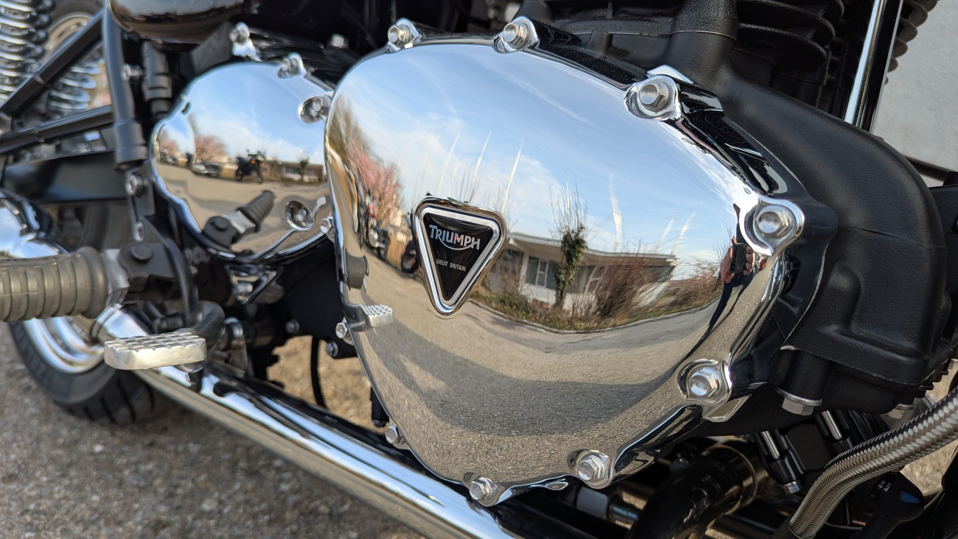 TRIUMPH Bonneville T 100-image-8