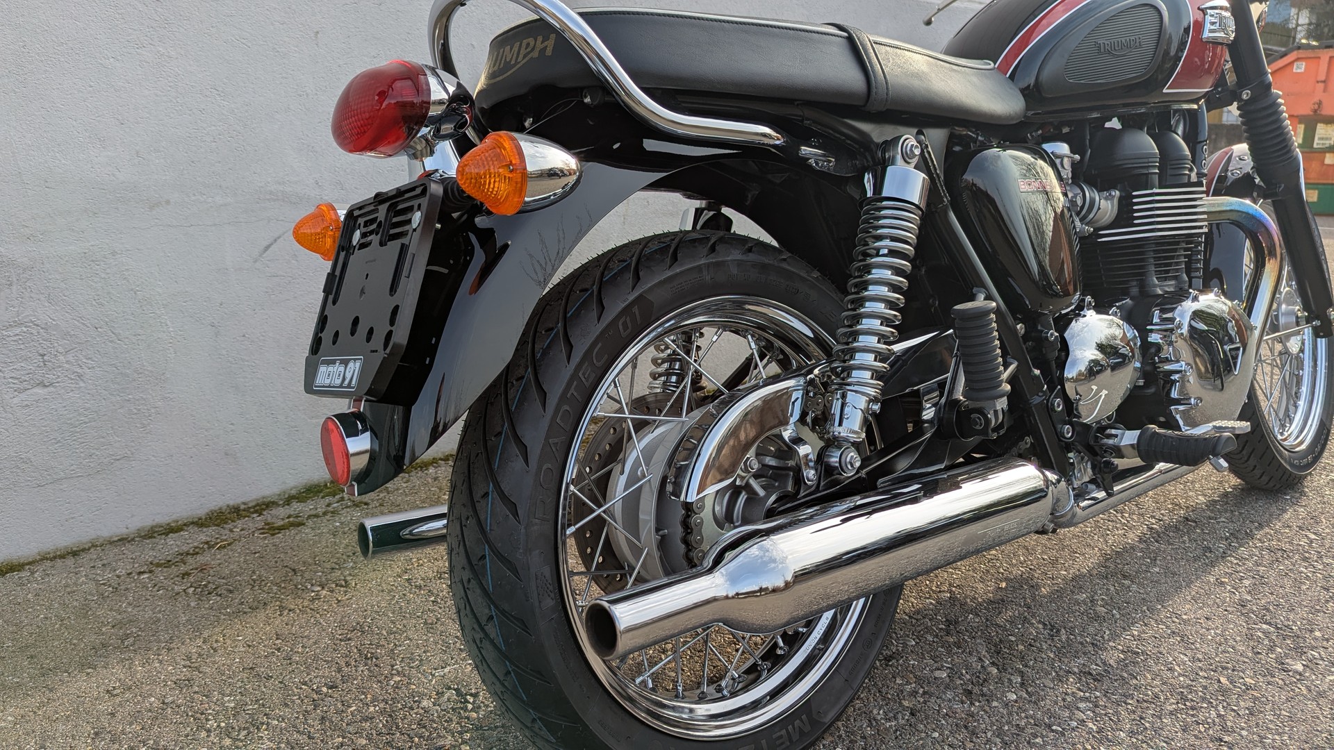 TRIUMPH Bonneville T 100-image-10