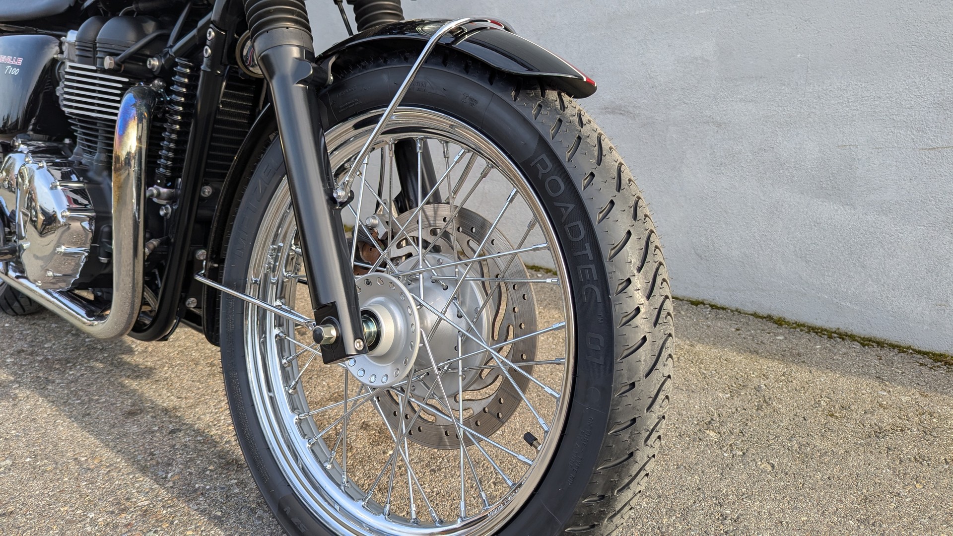 TRIUMPH Bonneville T 100-image-9