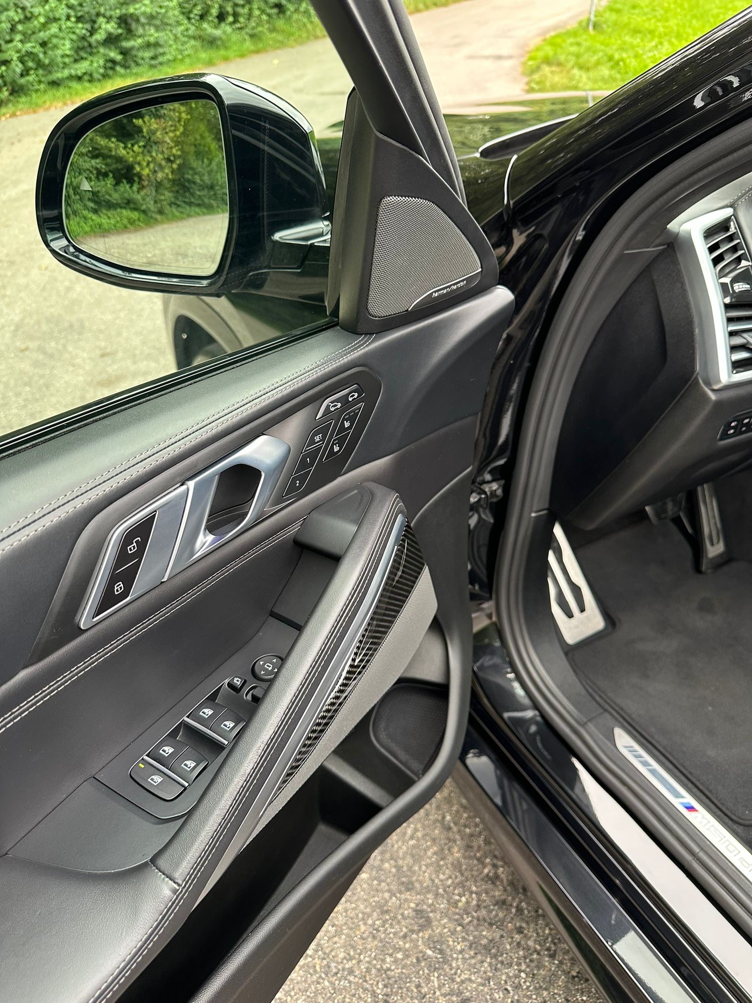 BMW X6 M50d-image-13