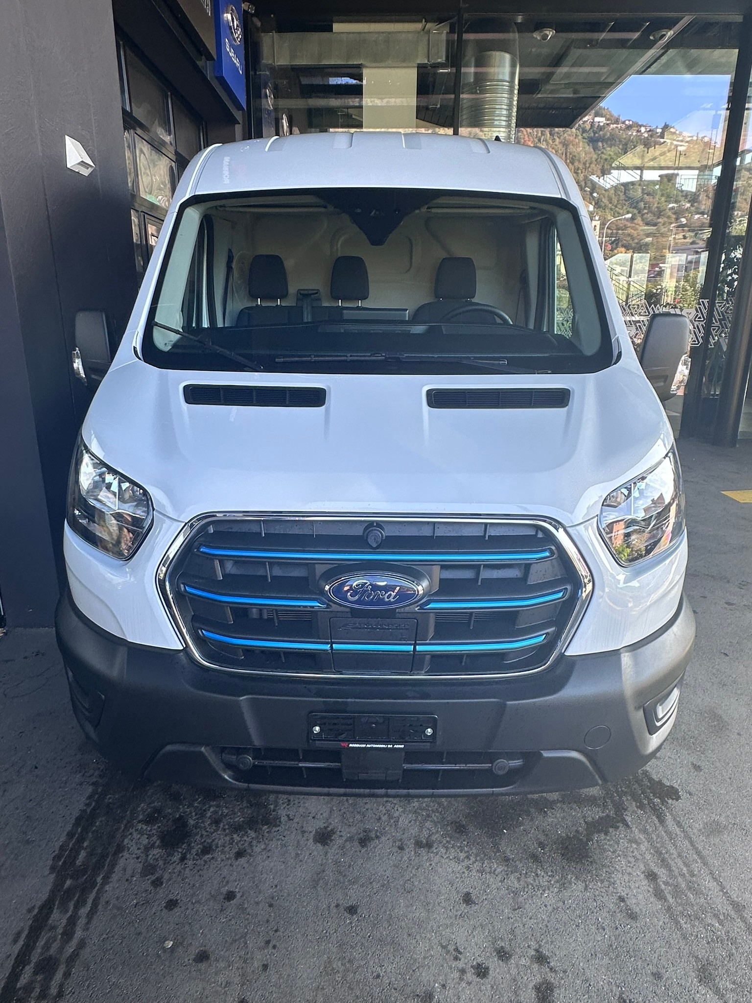 FORD E-Transit Van 350 L2 Trend RWD-showroom-element-3