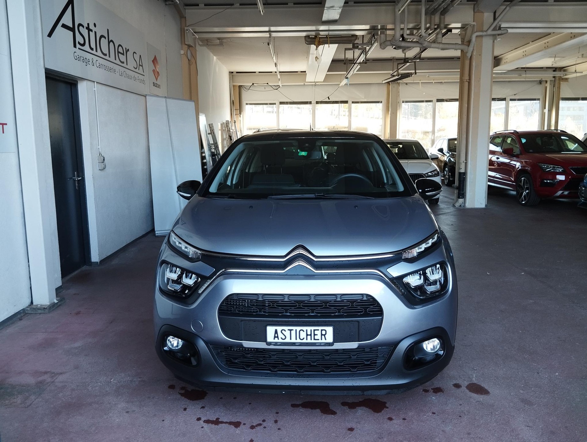 CITROEN C3 1.2i PureTech Shine EAT6-showroom-element-1