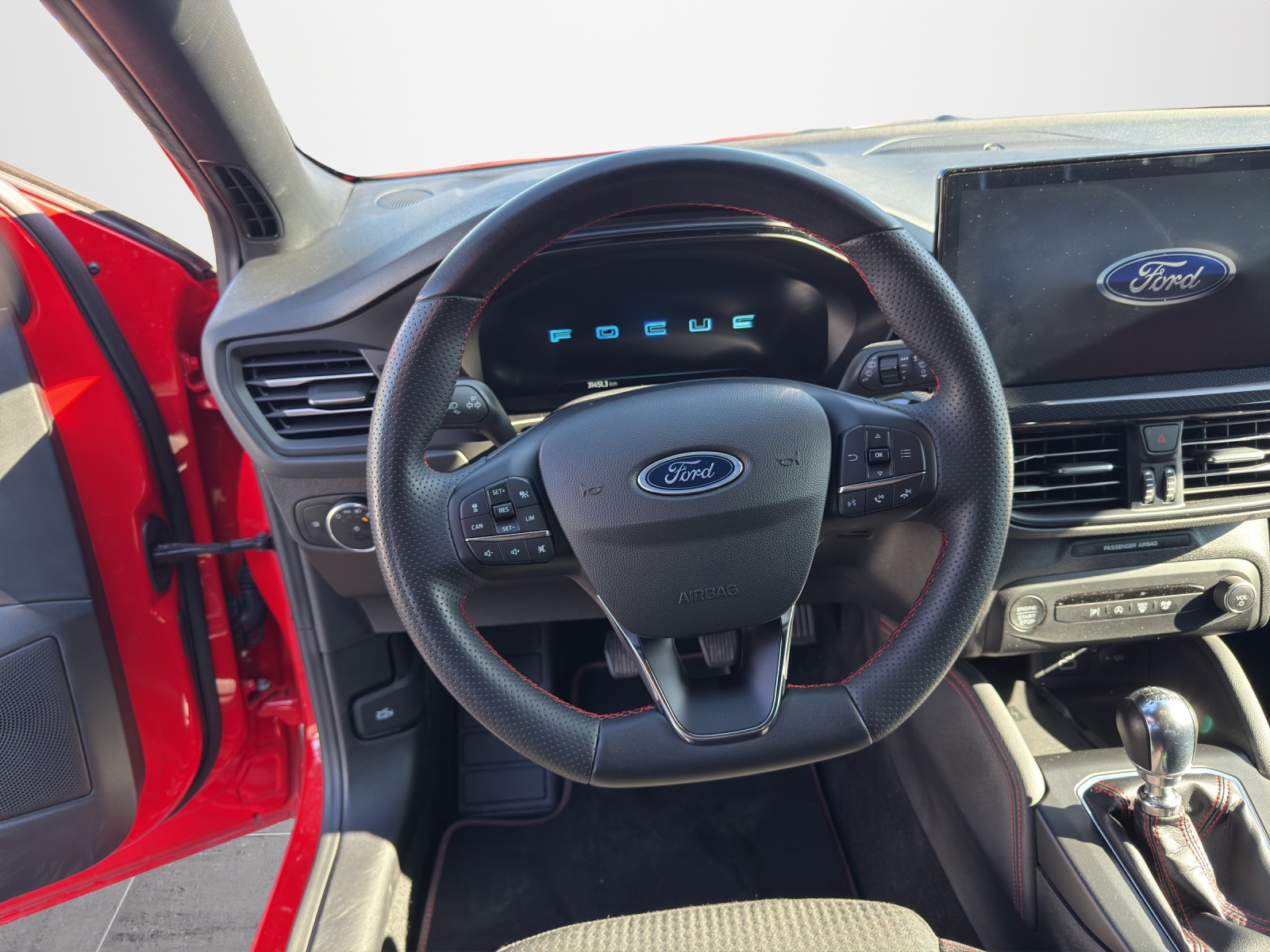 FORD Focus 1.0i EcoB Hybrid 155 ST-Line X-image-10