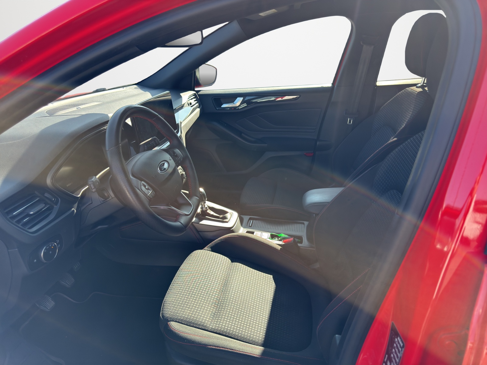 FORD Focus 1.0i EcoB Hybrid 155 ST-Line X-image-9