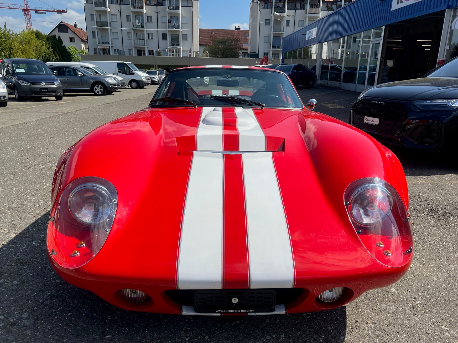 AC Shelby Daytona-showroom-element-1