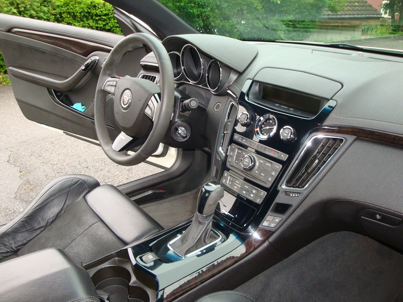 CADILLAC CTS-V Coupe 6.2 V8 SC Automatik-image-6