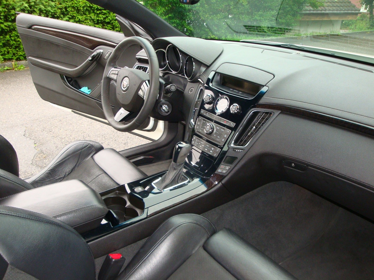 CADILLAC CTS-V Coupe 6.2 V8 SC Automatik-image-5