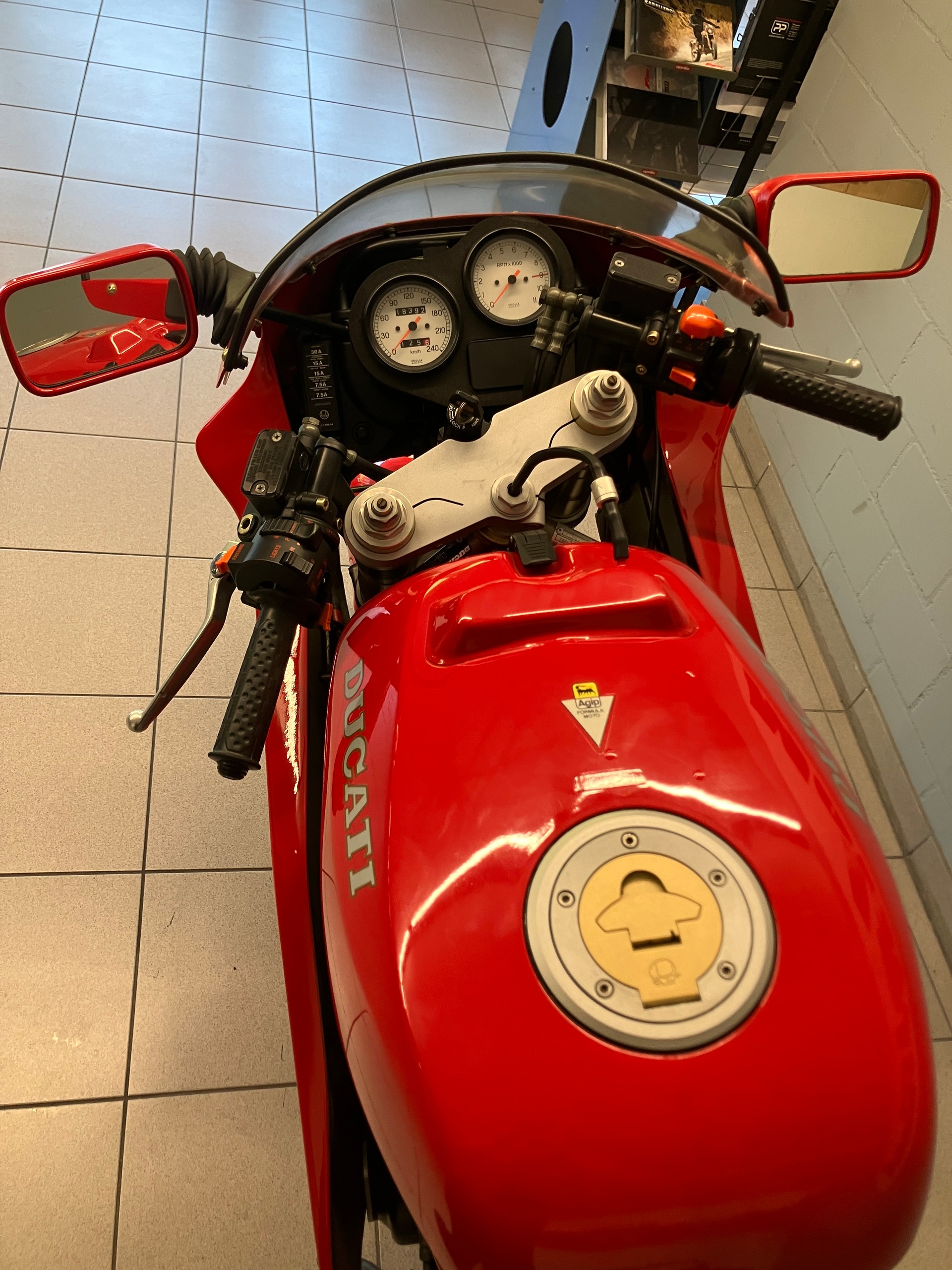 DUCATI 900SS-image-6