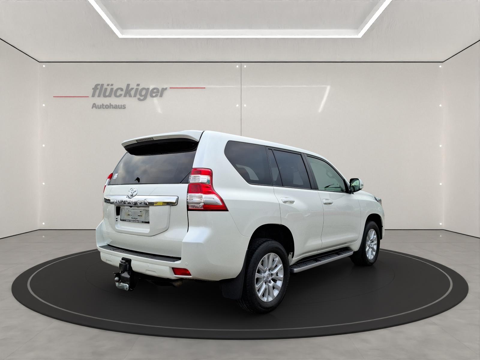 TOYOTA Land Cruiser 3.0 D-4D Linea Sol-image-4
