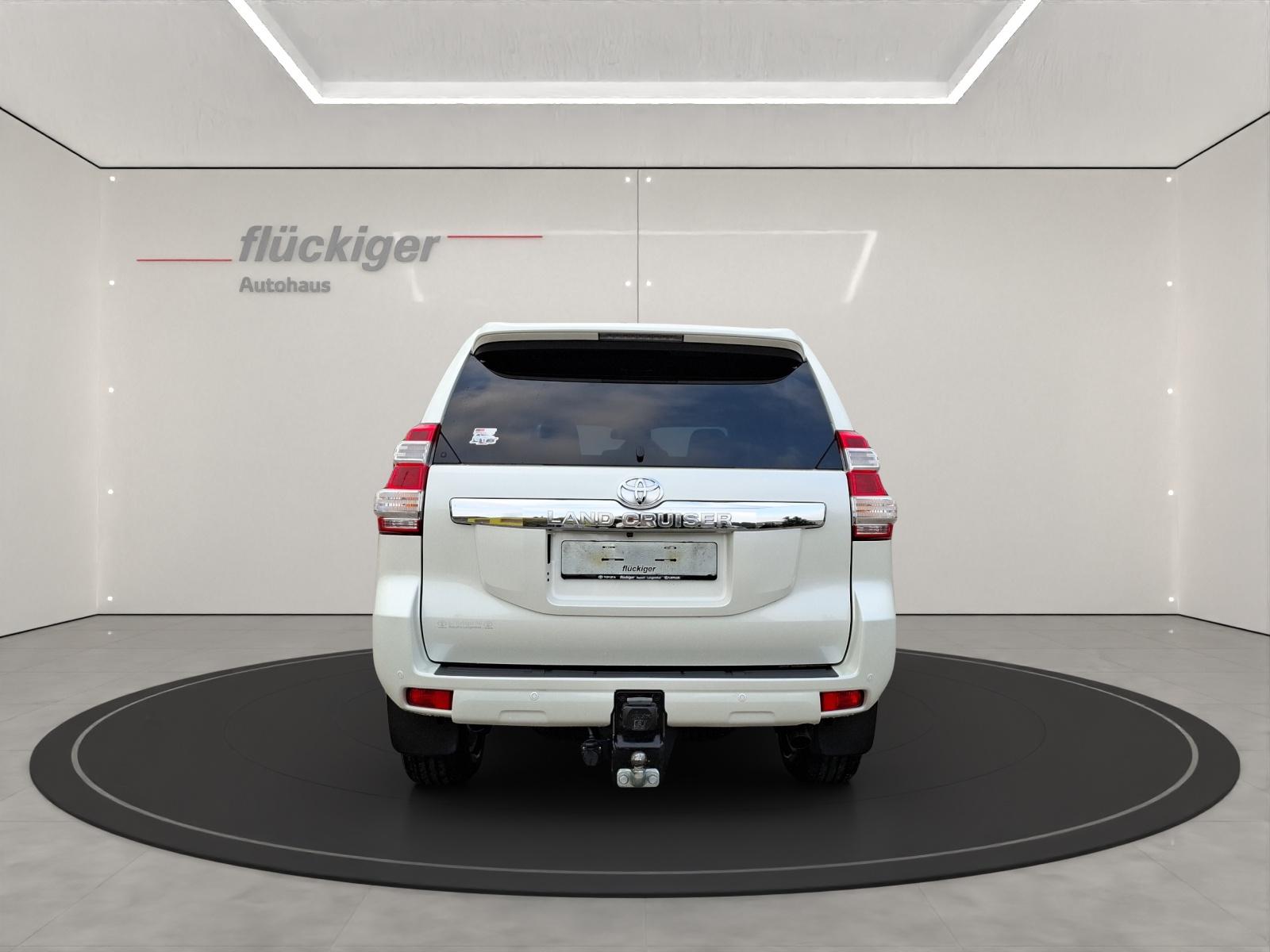 TOYOTA Land Cruiser 3.0 D-4D Linea Sol-image-5
