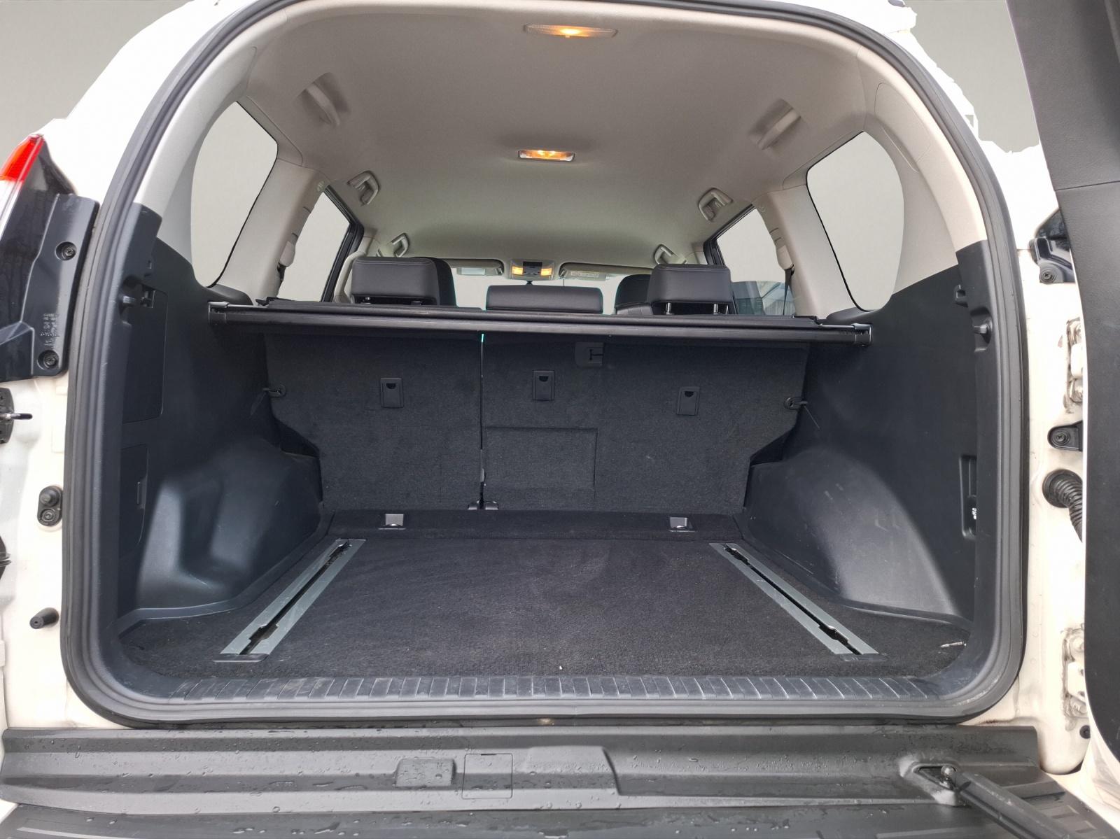 TOYOTA Land Cruiser 3.0 D-4D Linea Sol-image-10
