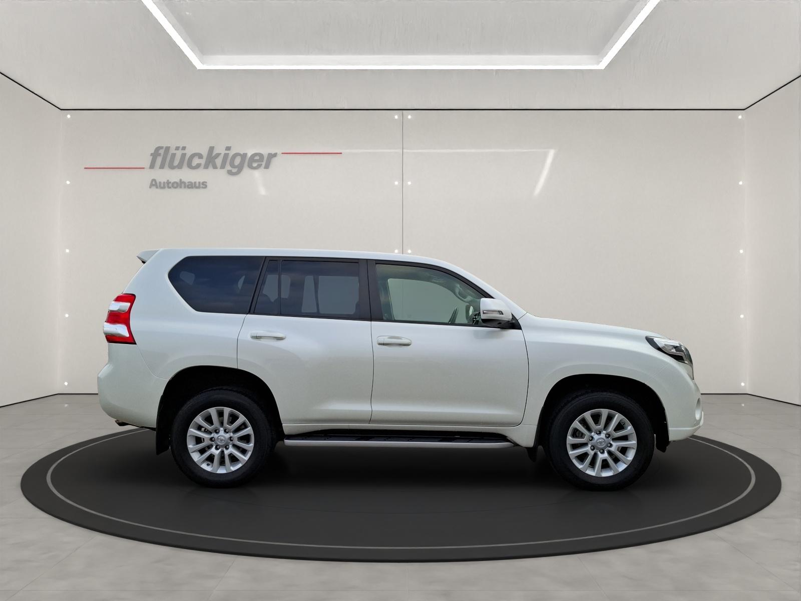 TOYOTA Land Cruiser 3.0 D-4D Linea Sol-showroom-element-3
