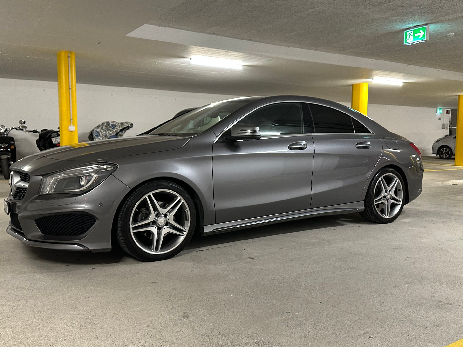 MERCEDES-BENZ CLA 180-image-1