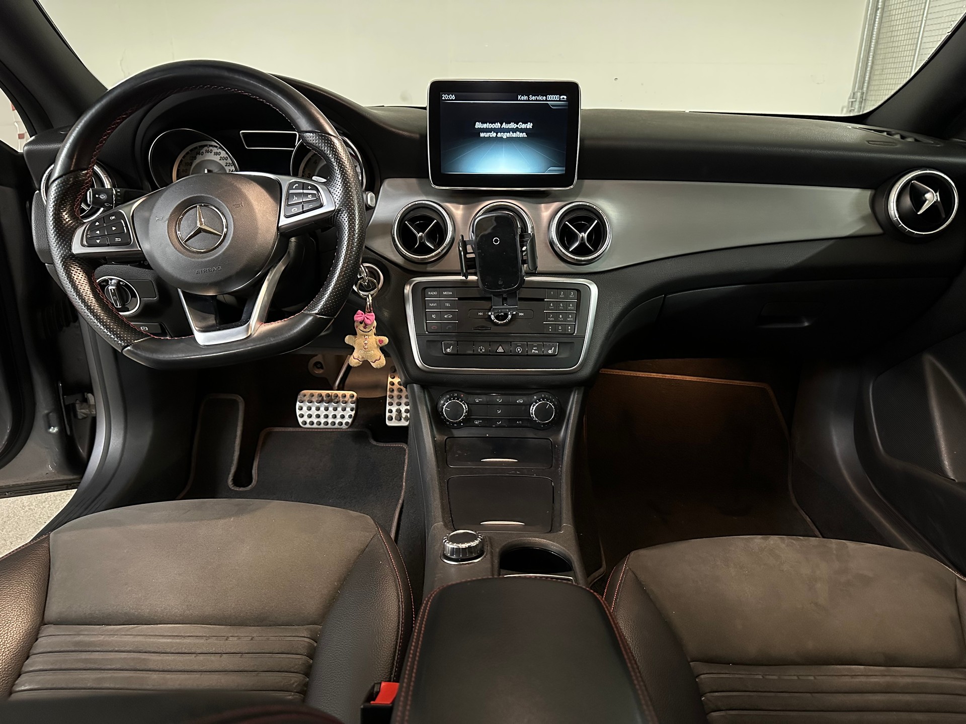 MERCEDES-BENZ CLA 180-image-5