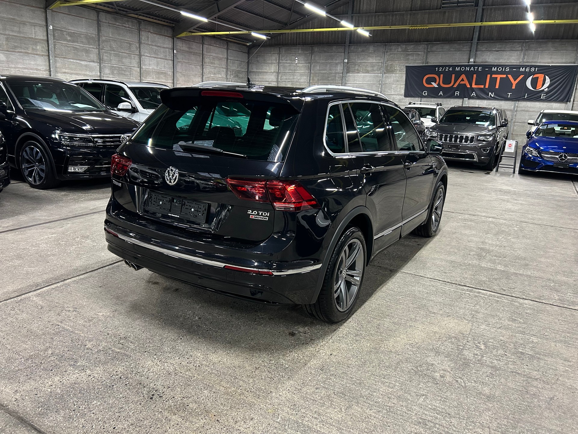 VW Tiguan 2.0 TDI R-LINE 4Motion DSG-image-3