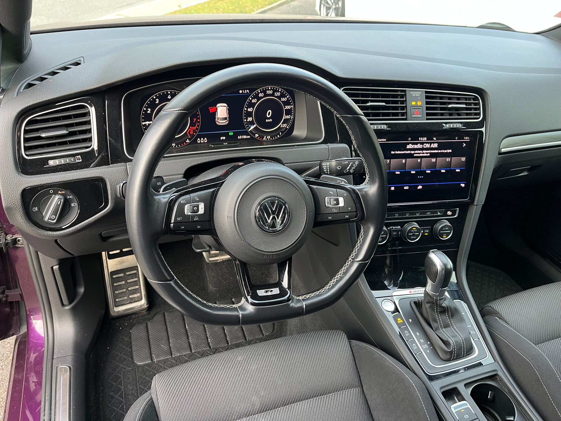 VW Golf 2.0 TSI R 4Motion DSG-image-7