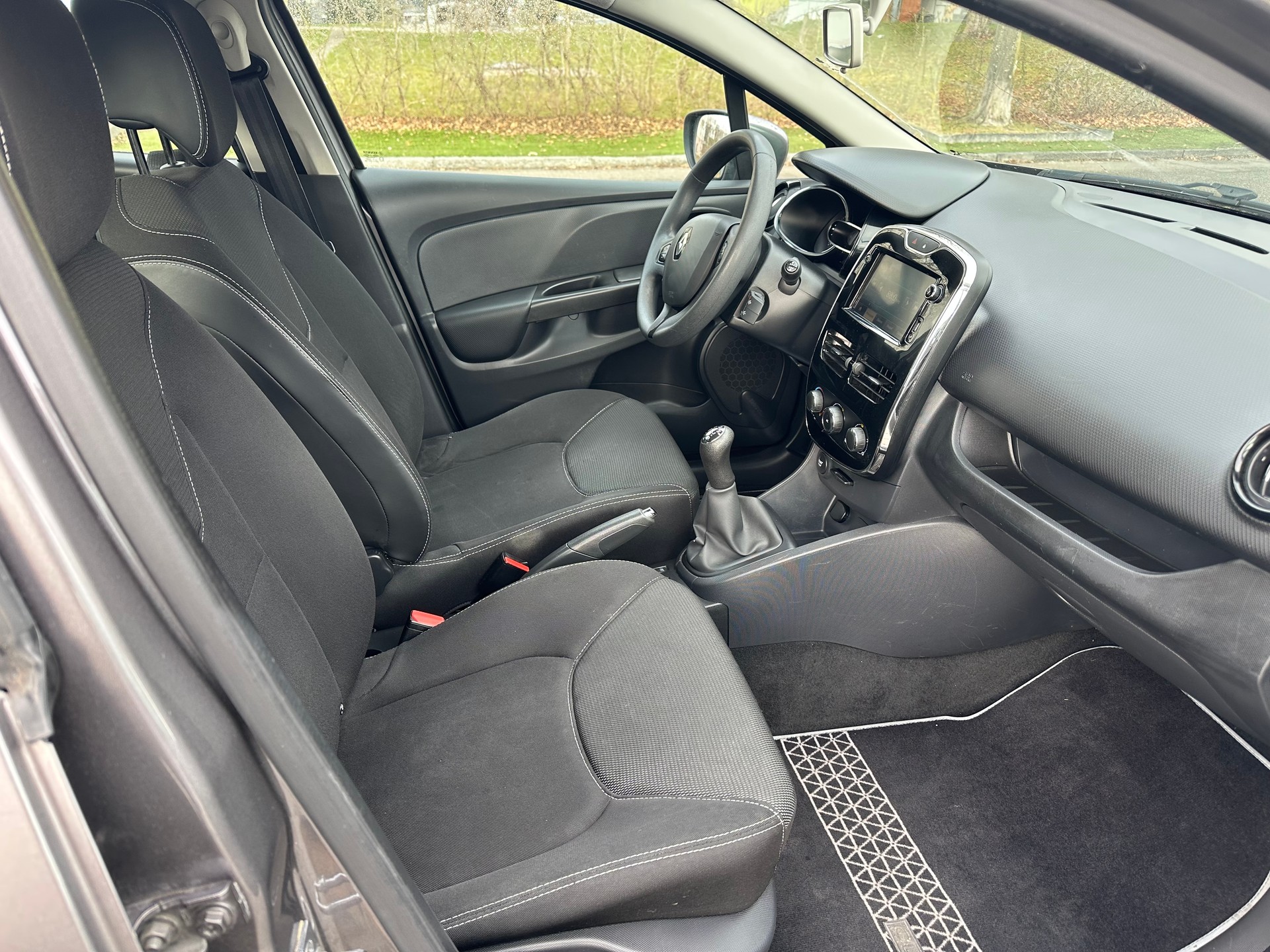 RENAULT Clio 0.9 12V Dynamique-image-4