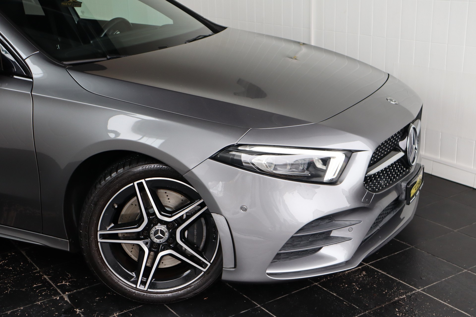 MERCEDES-BENZ A 250 AMG Line 7G-DCT-showroom-element-3