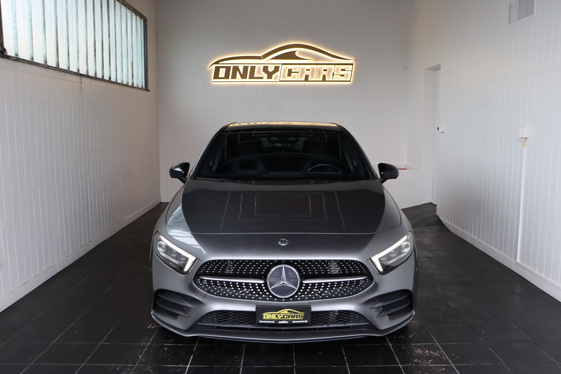 MERCEDES-BENZ A 250 AMG Line 7G-DCT-showroom-element-1