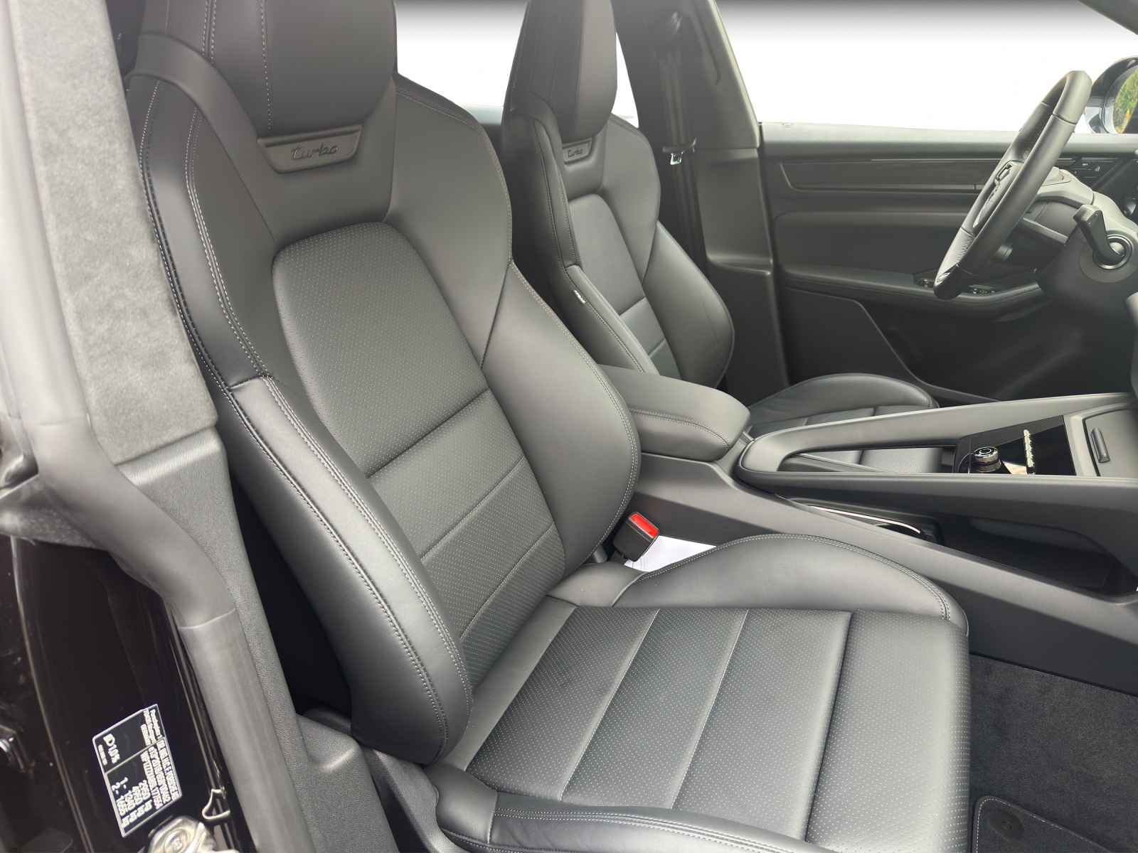 PORSCHE Macan Turbo 100kWh-image-12