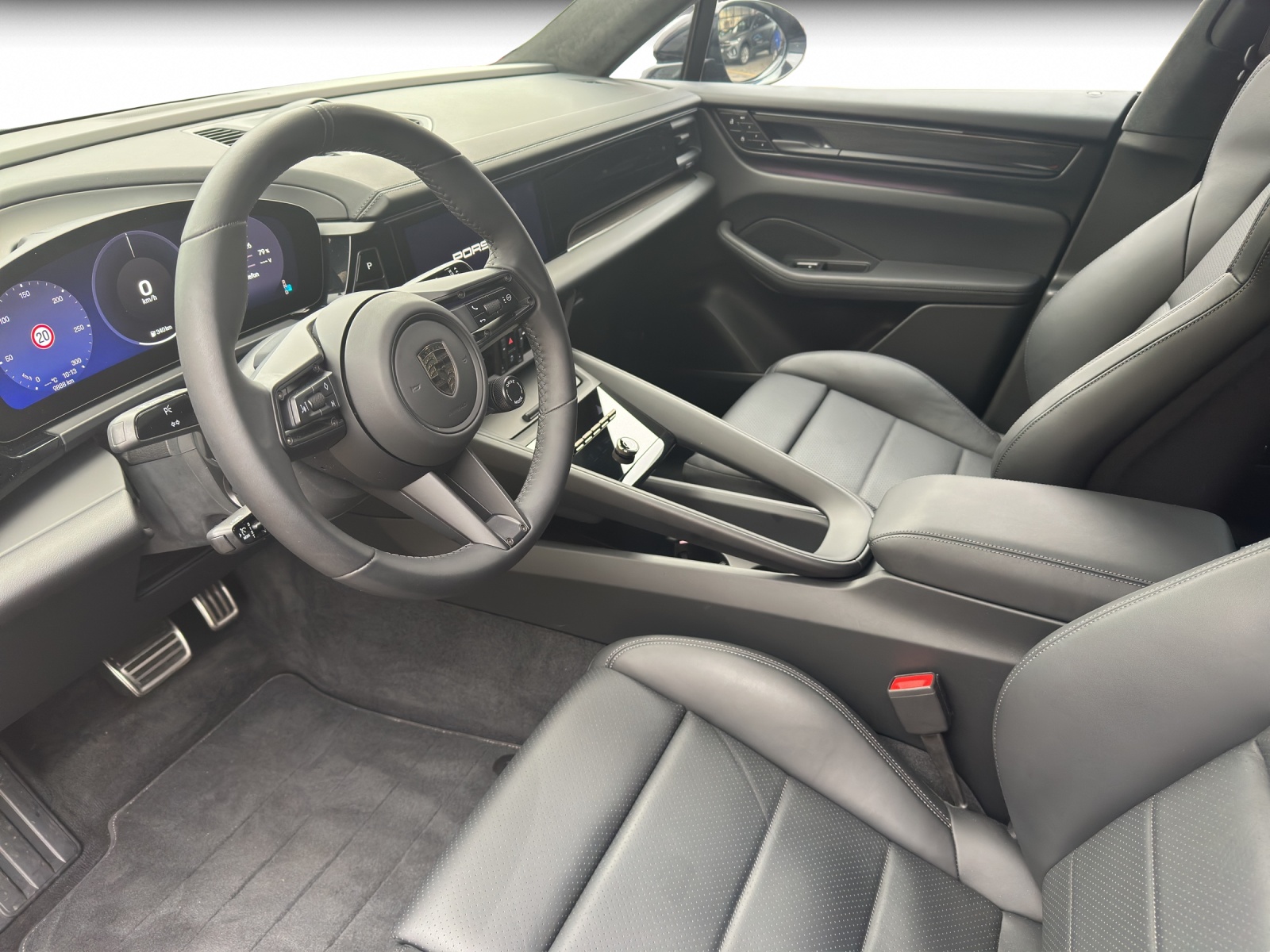 PORSCHE Macan Turbo 100kWh-image-8