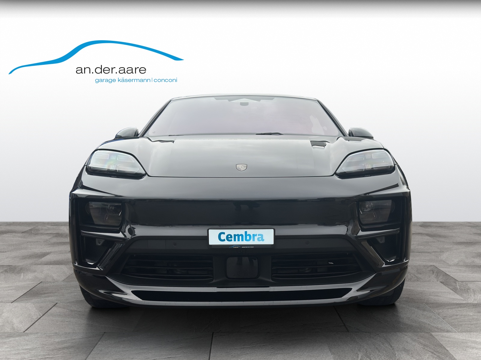 PORSCHE Macan Turbo 100kWh-showroom-element-2