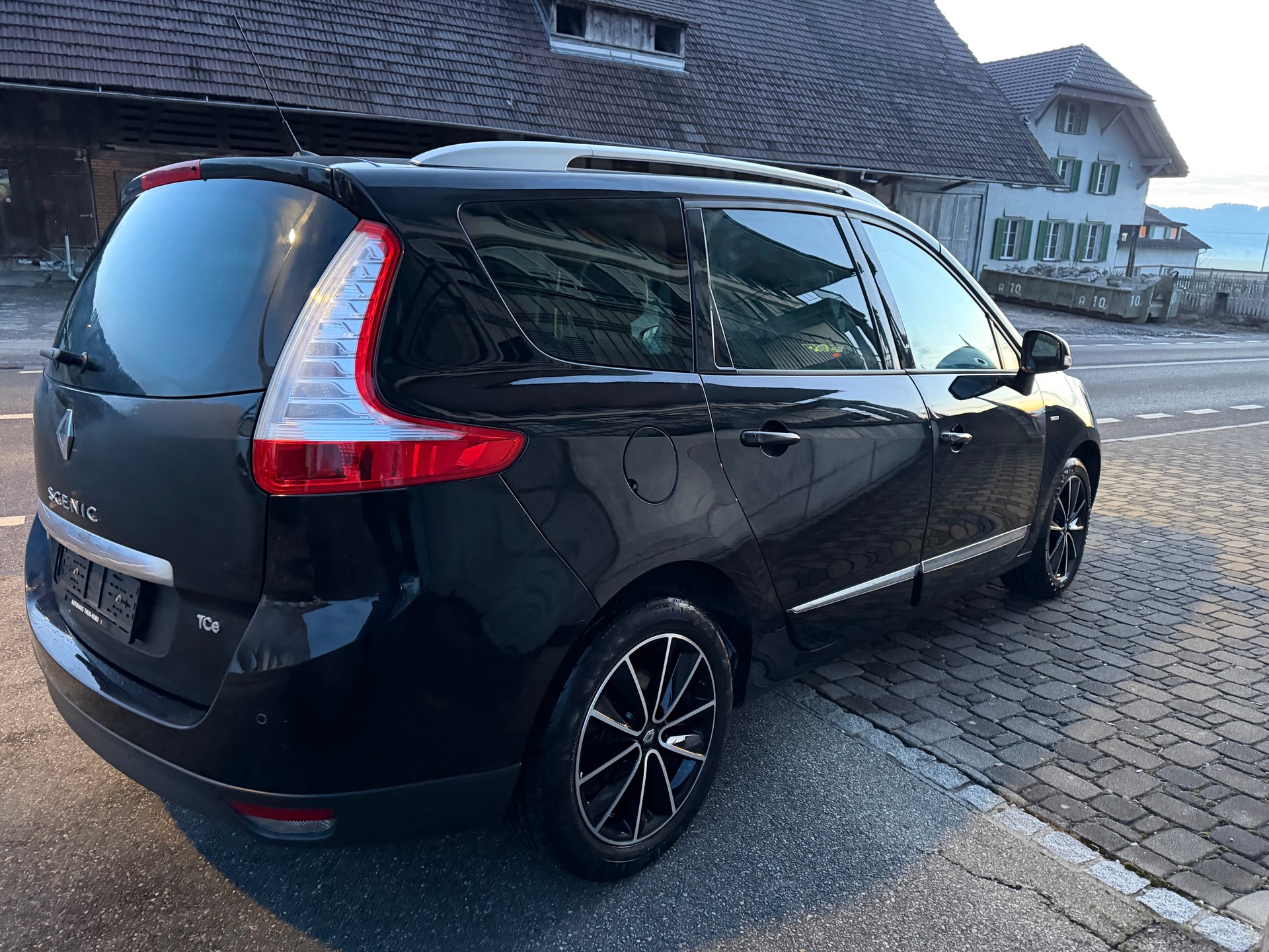 RENAULT Grand Scénic 1.2 16V Turbo Swiss Edition-image-4
